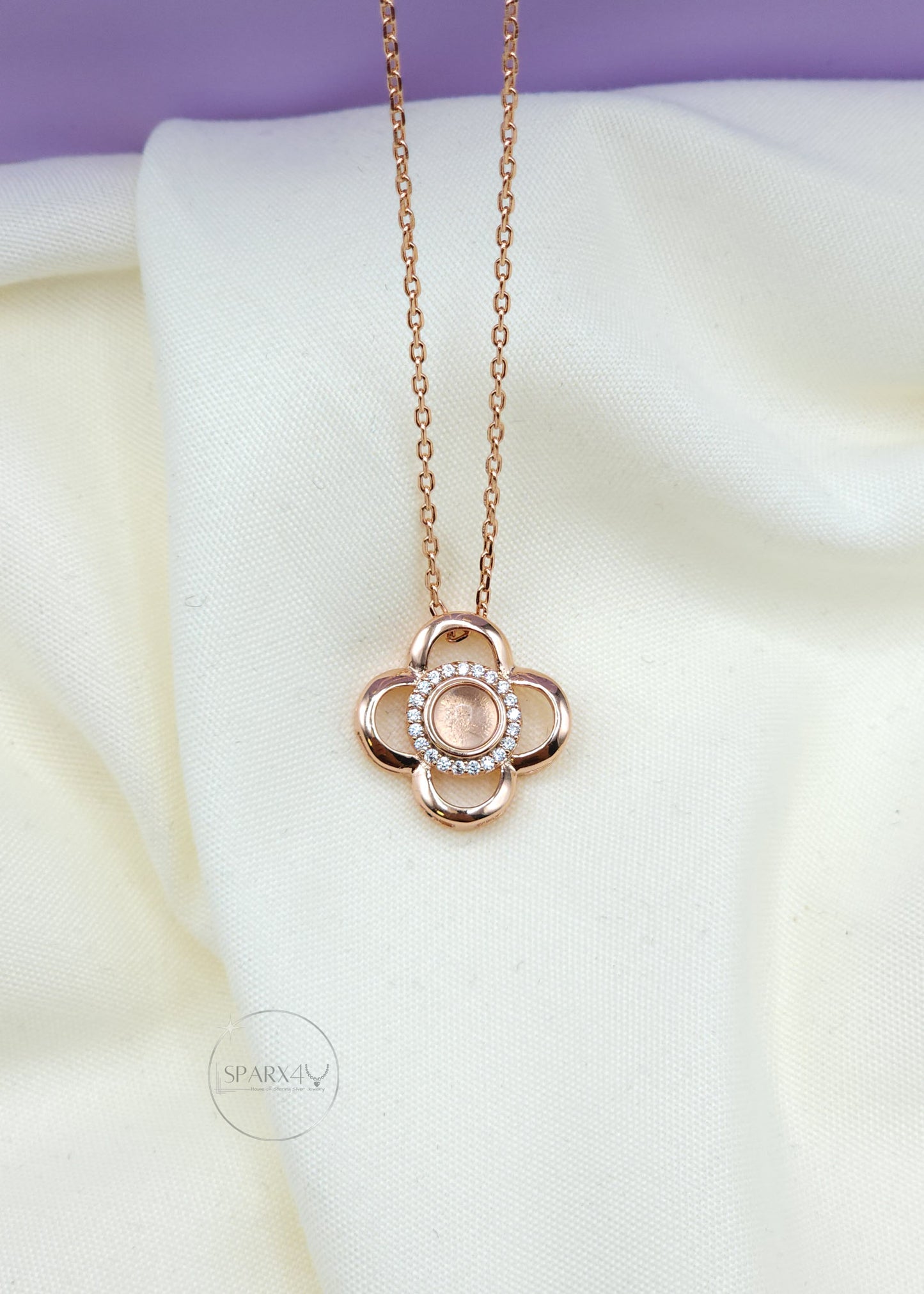 ROSE NECKLACE