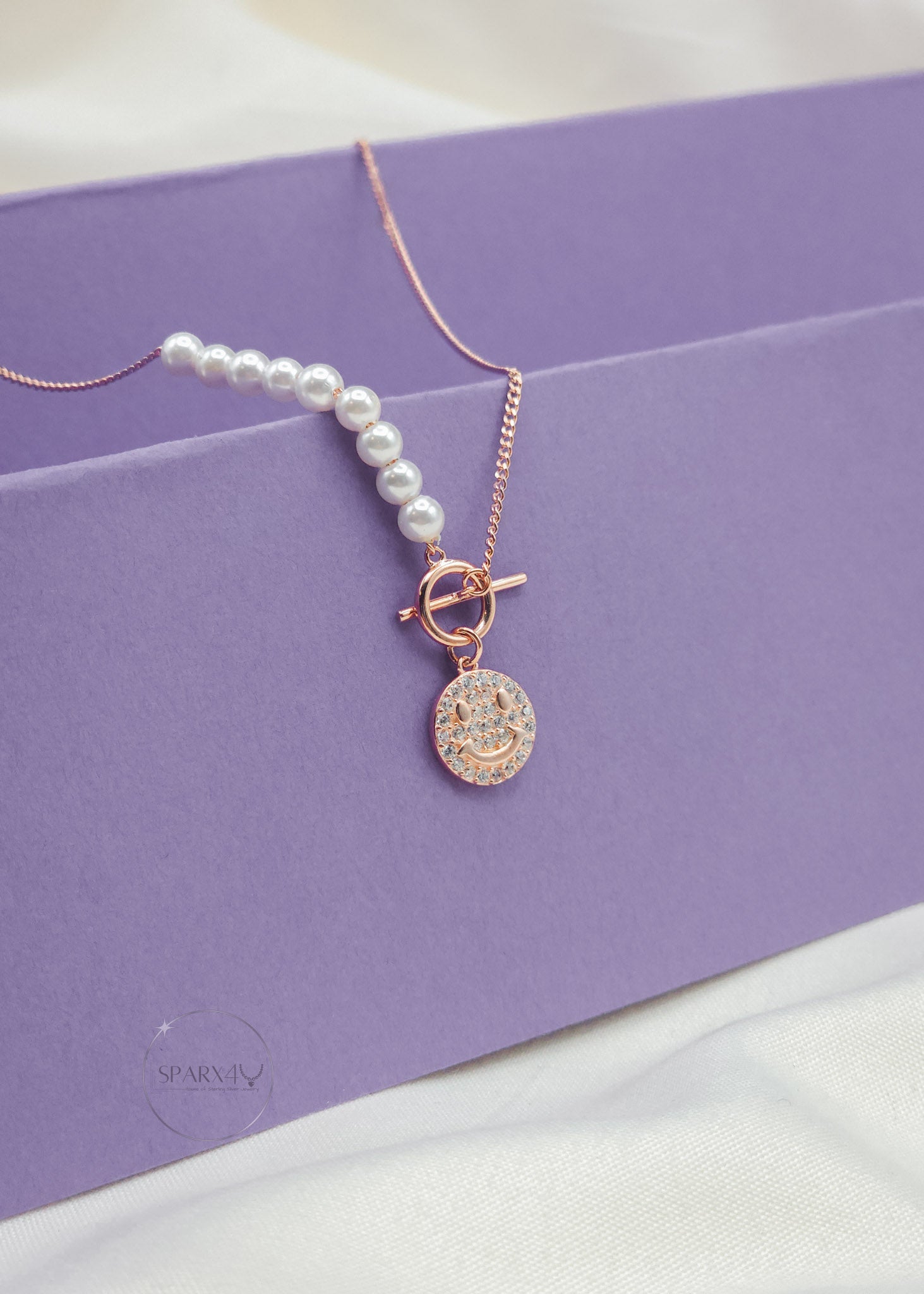 SPARKLING SMILES PEARL NECKLACE