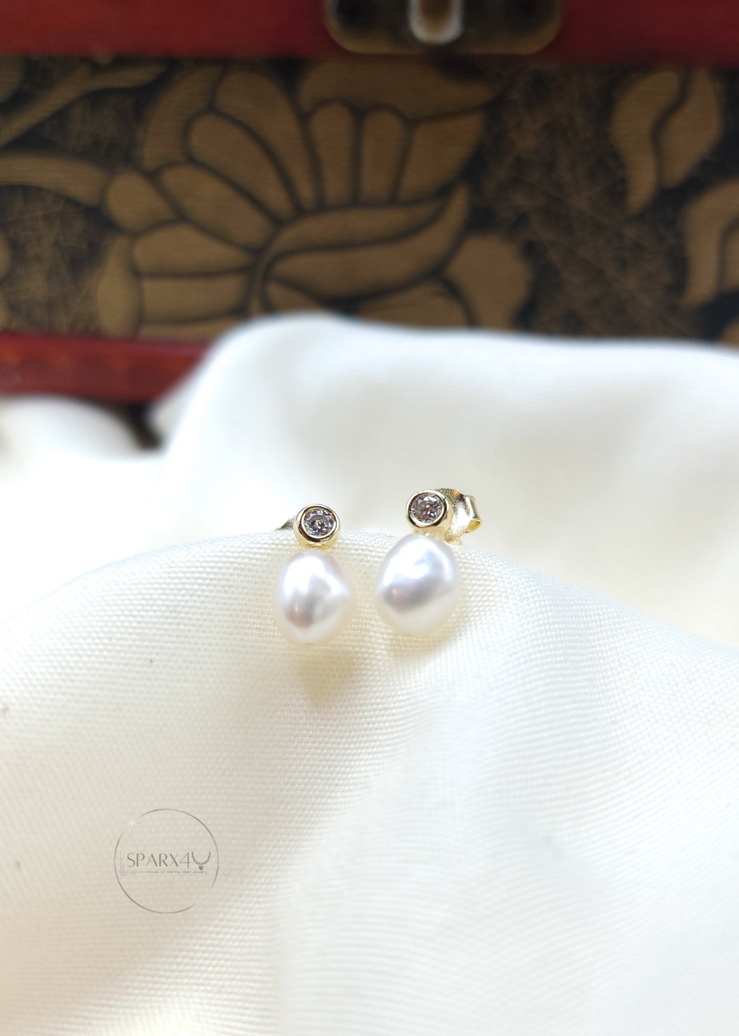 PEARL DROP STUD EARRING