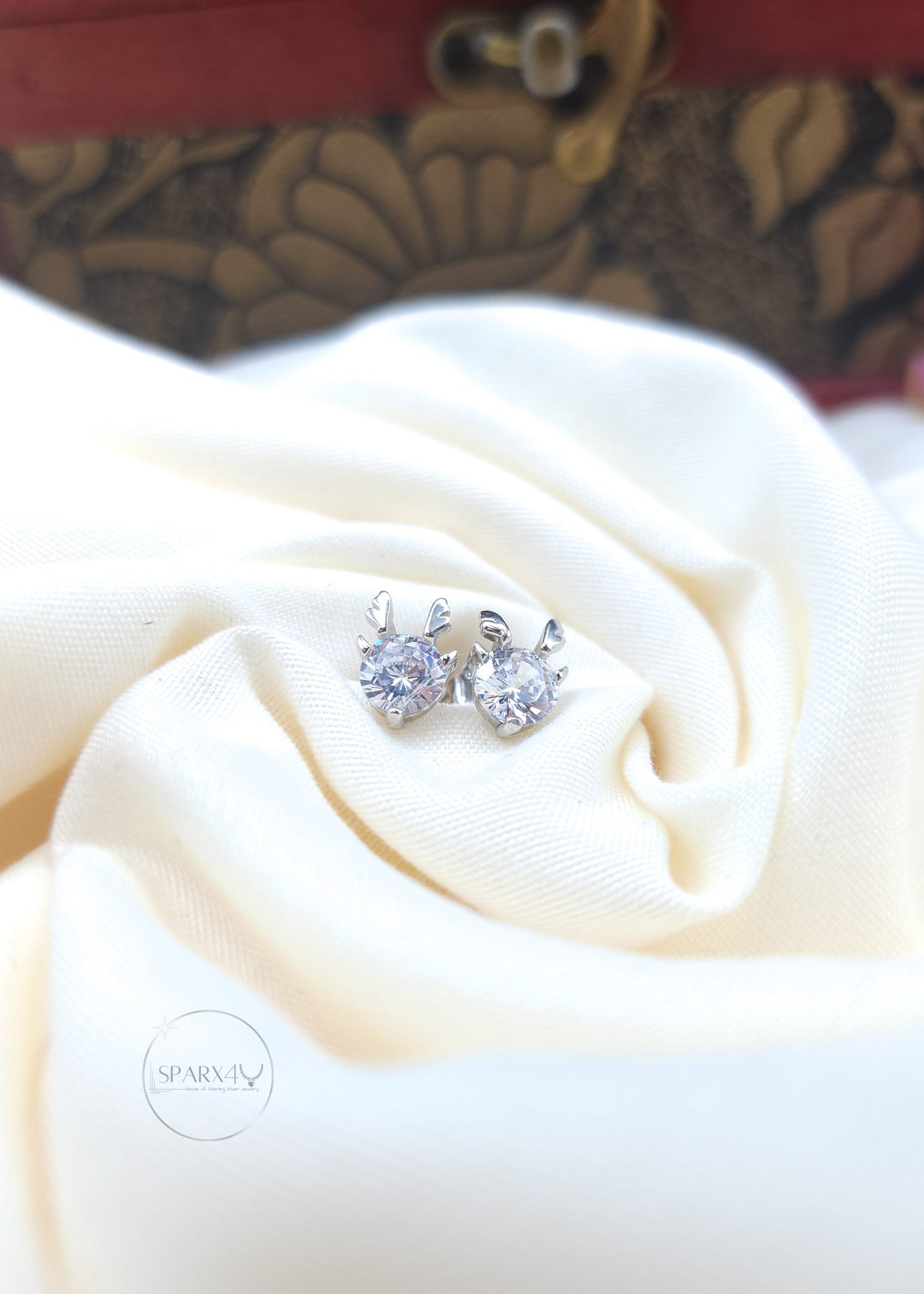 ROUND DEER STUD EARRING