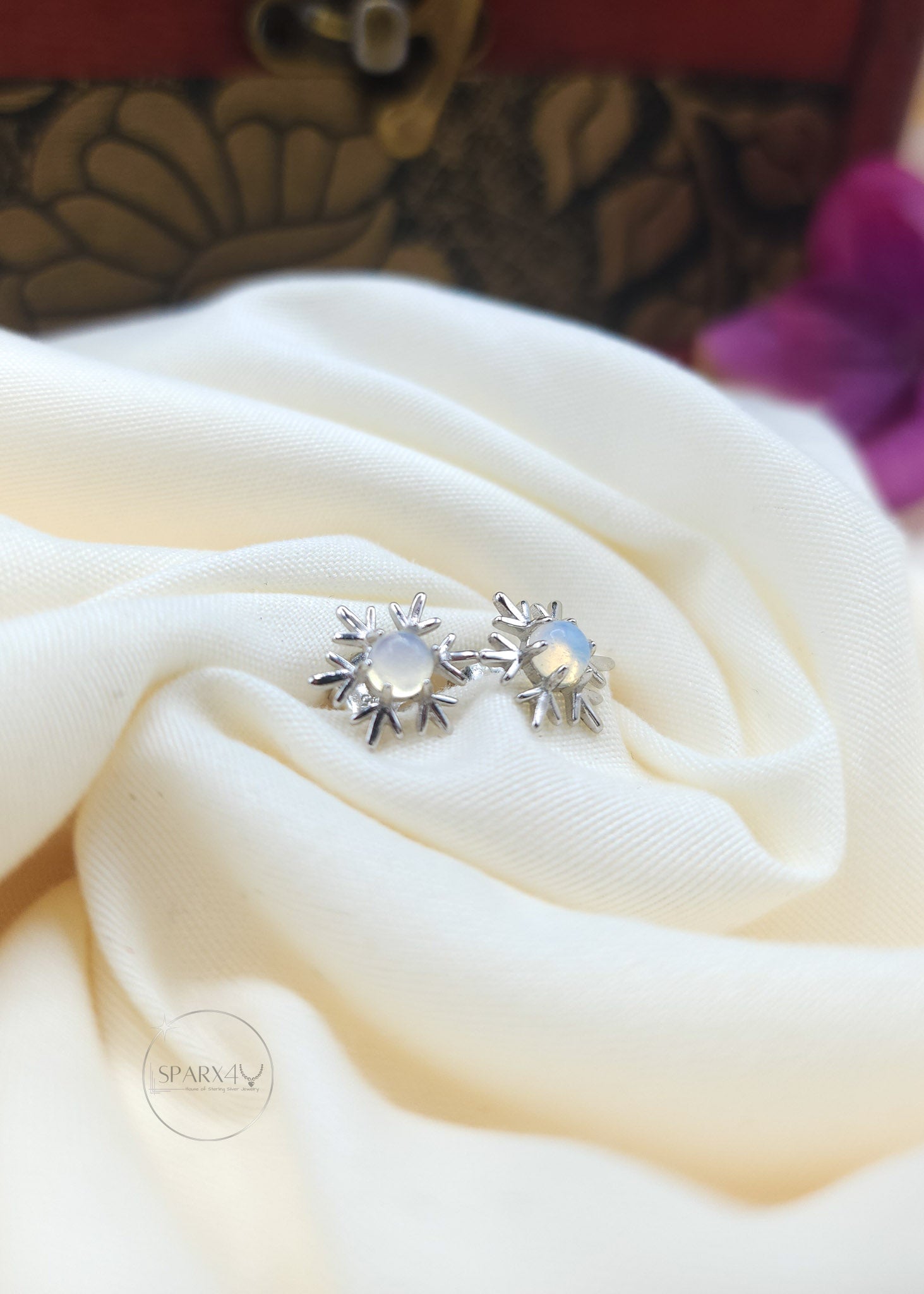 STERLING SILVER SNOWFLAKE STUD EARRING