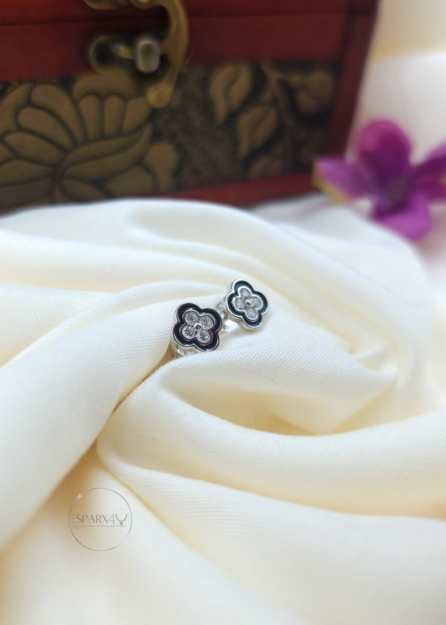 TWILIGHT BLOOM STUD EARRING