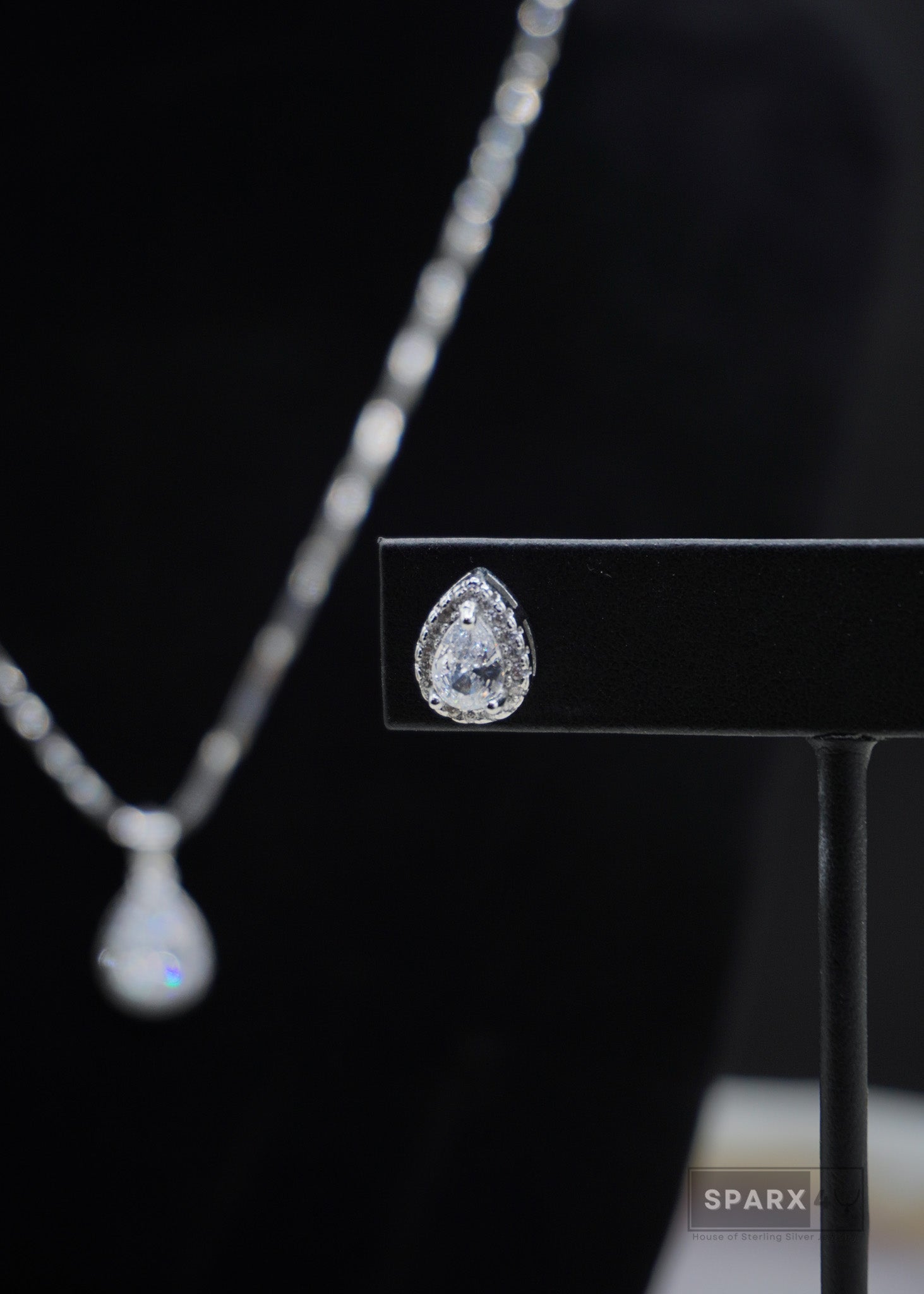 TEAR DROP PENDANT SET