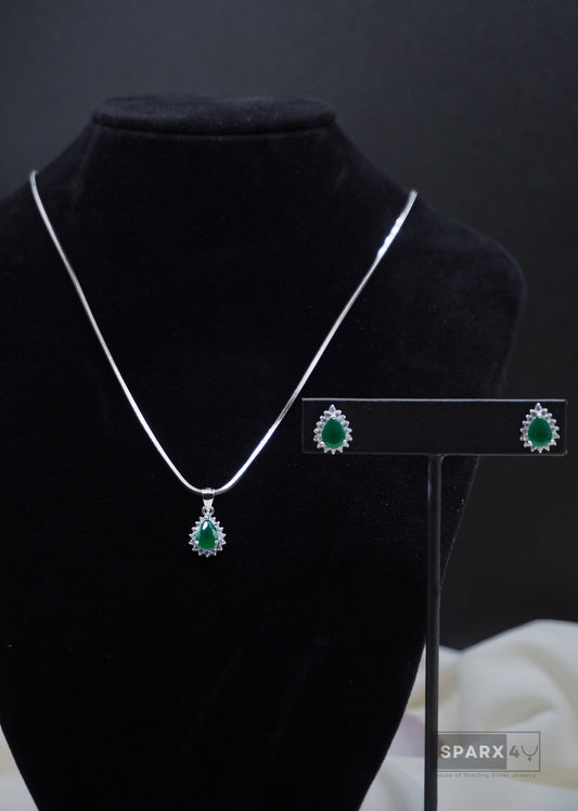 PEAR EMARALD PENDANT SET