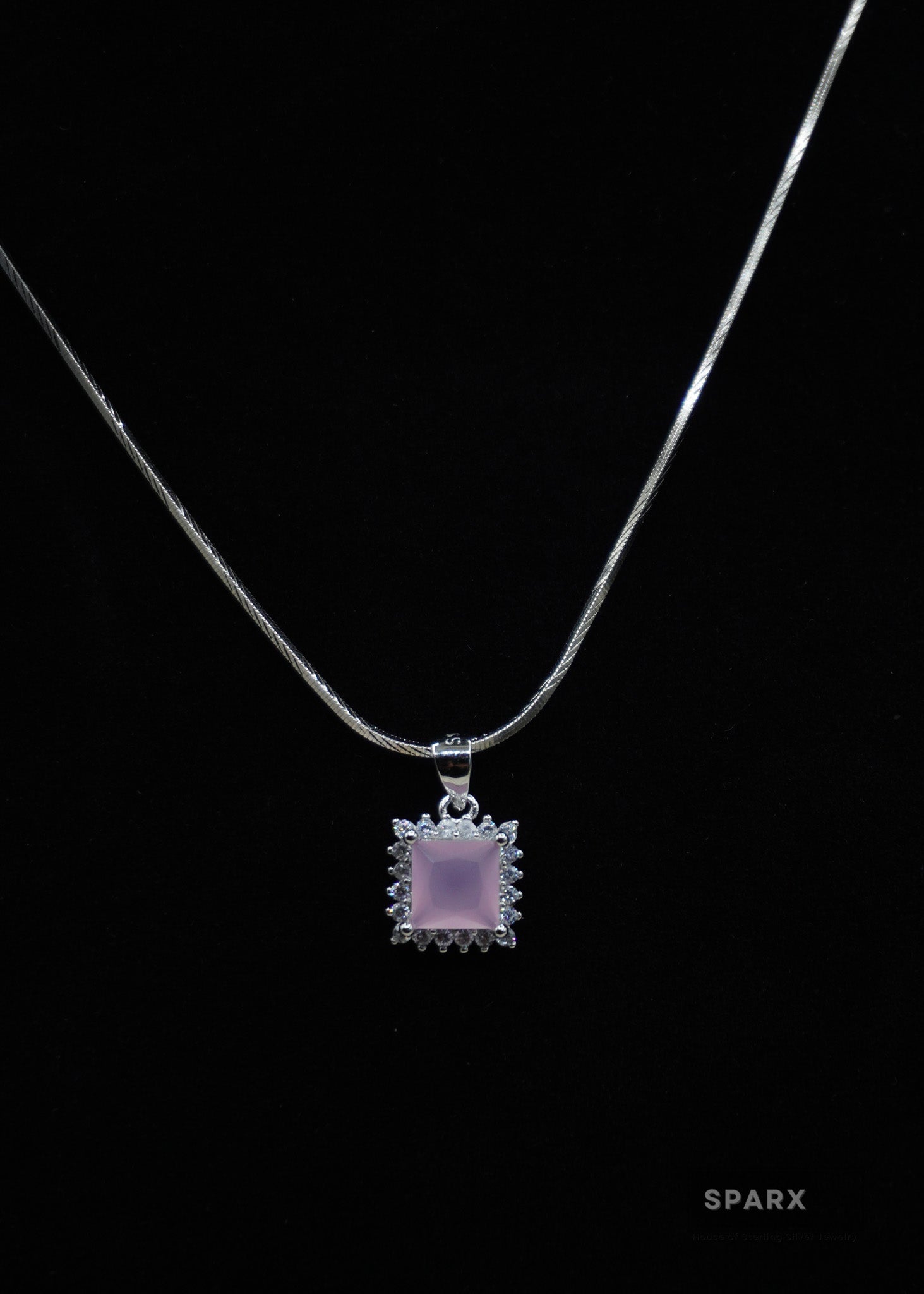 CUSHION ROSE PENDANT SET