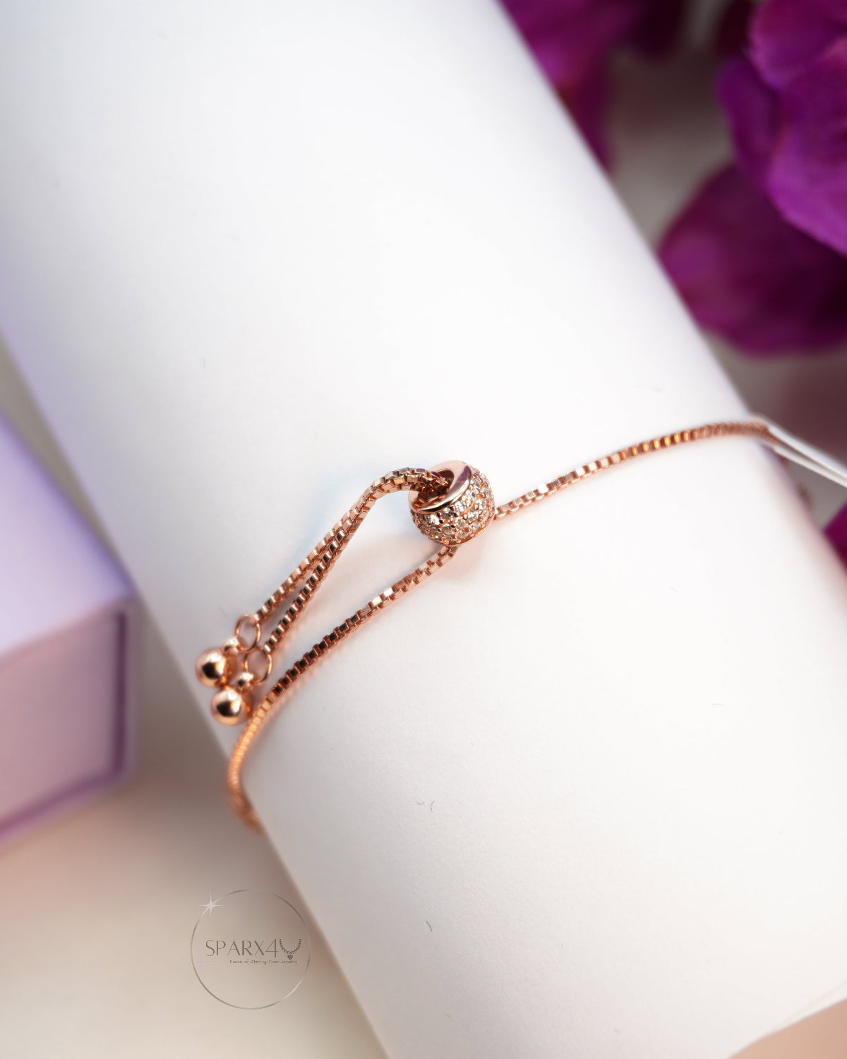 ELEGANT ROSE LOOP BRACELET