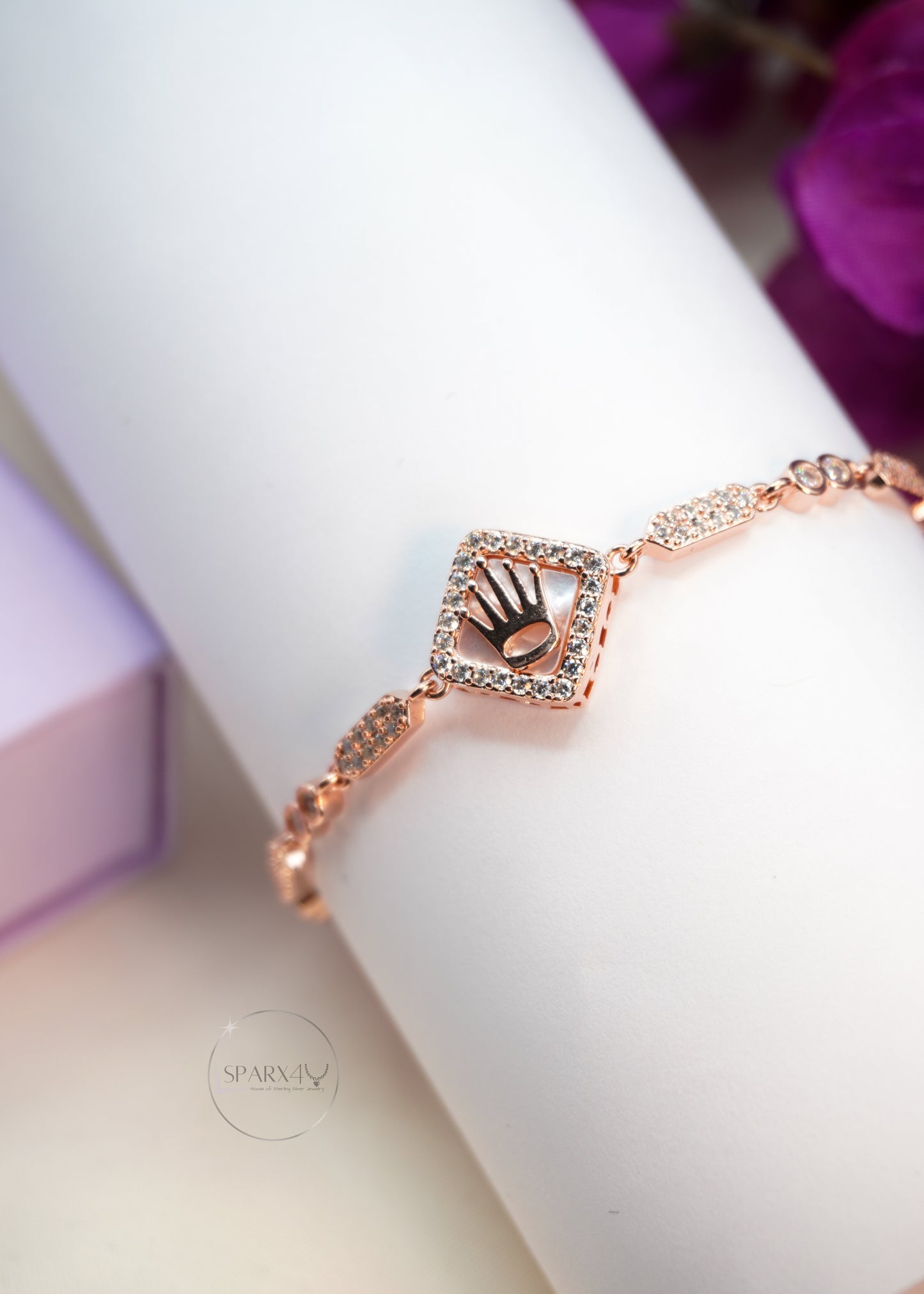 BRACELET