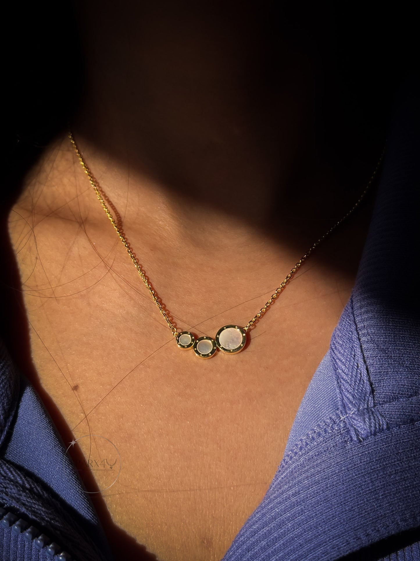 modren round shape necklace