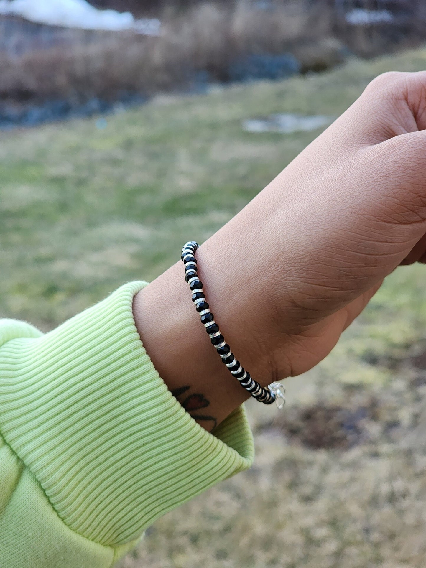 MINIMALISTIC BLACK BEADS BRACELET