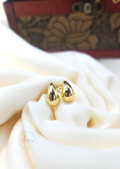 MINI TEARDROP EARRING
