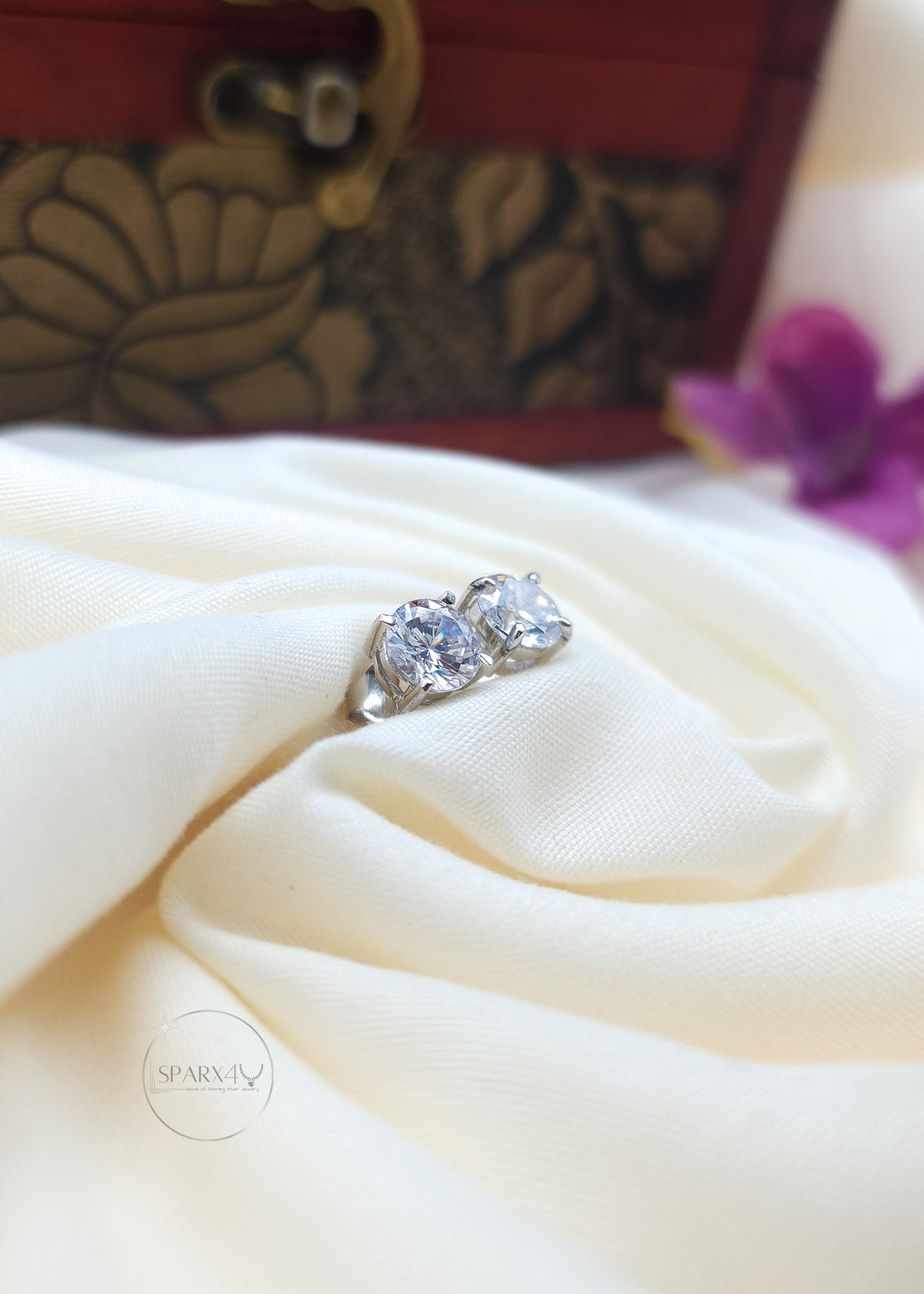 SOLITAIRE EARRING