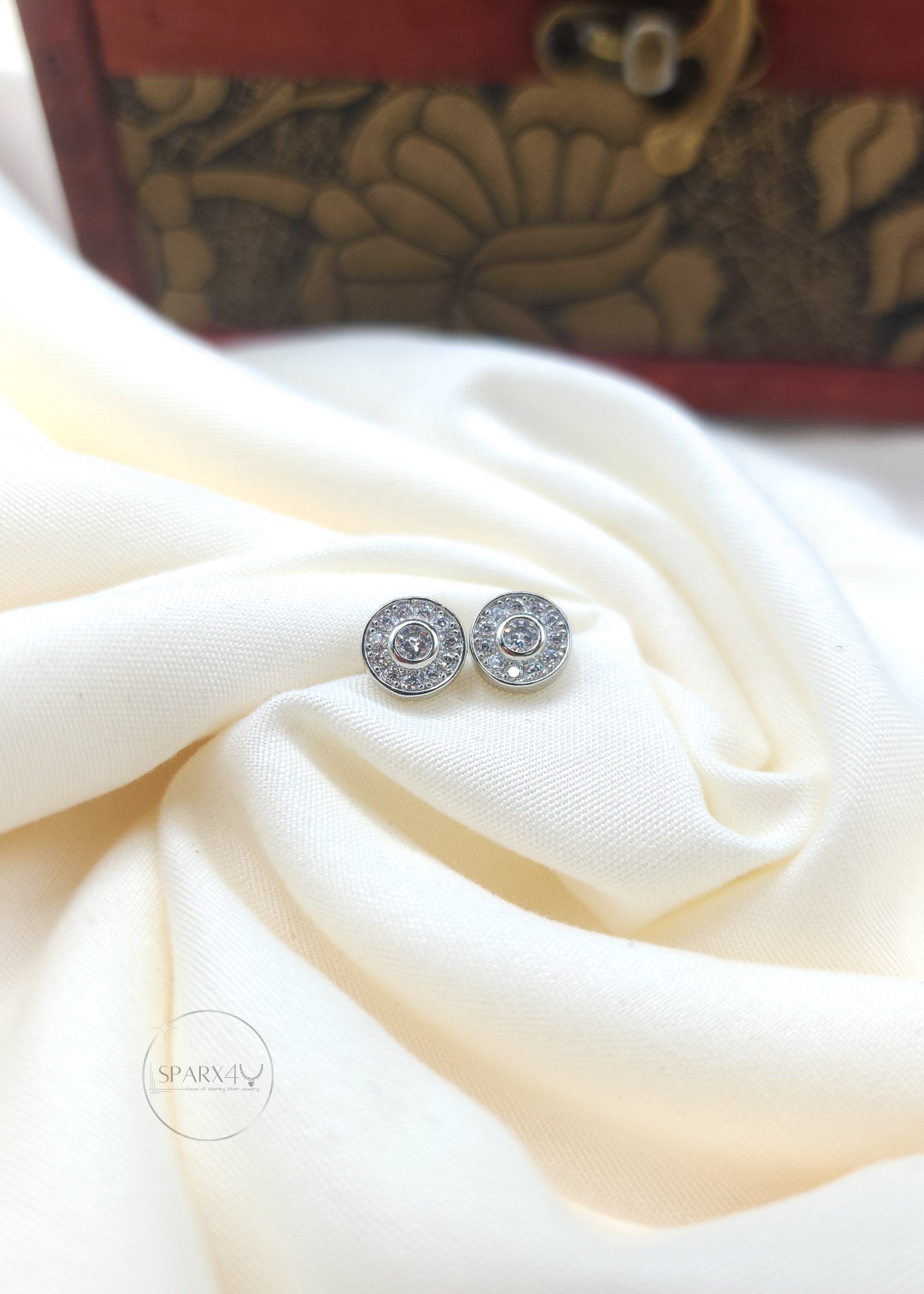 SPARKLING HALO EARRING