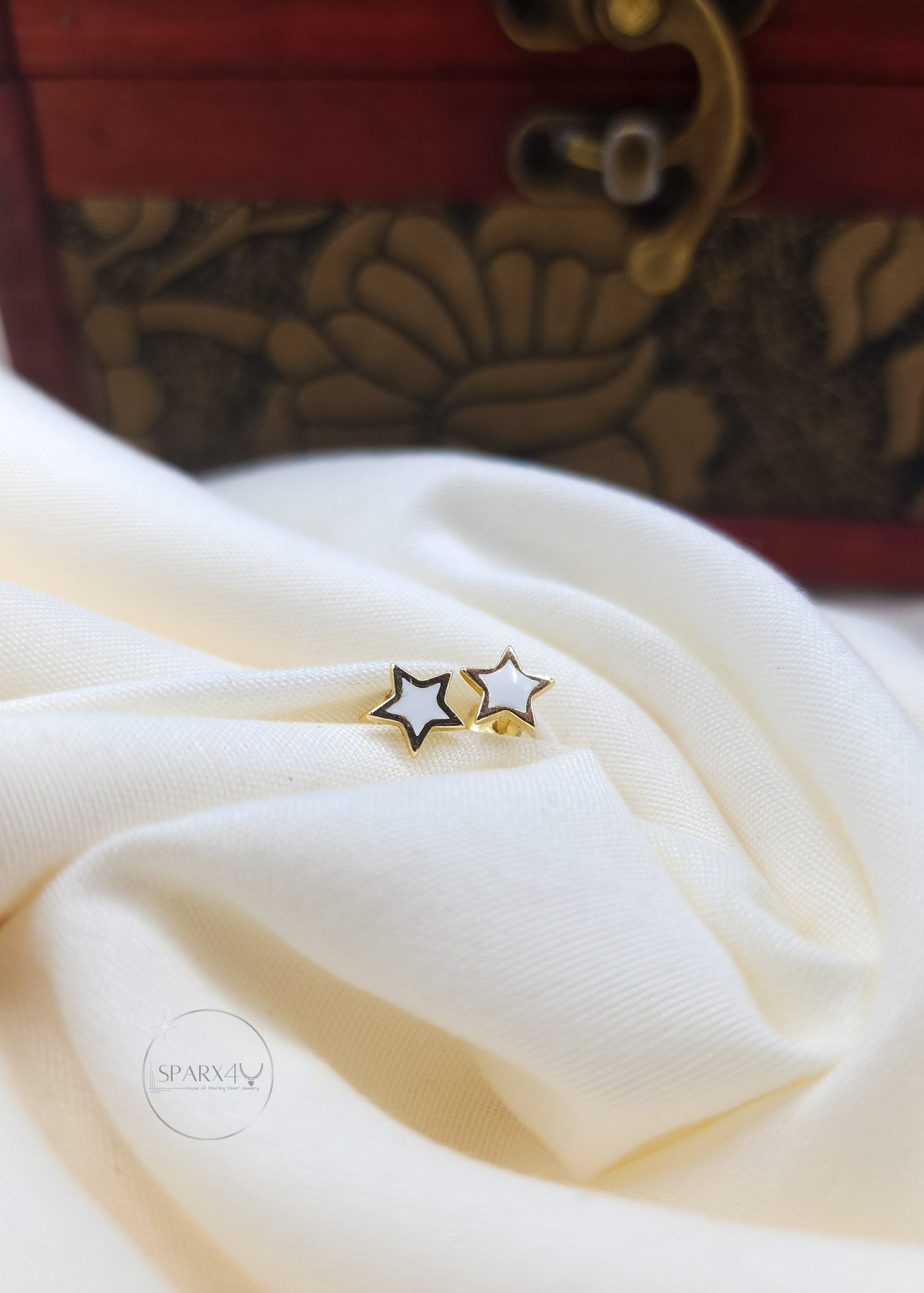 GOLDEN STAR EARRING
