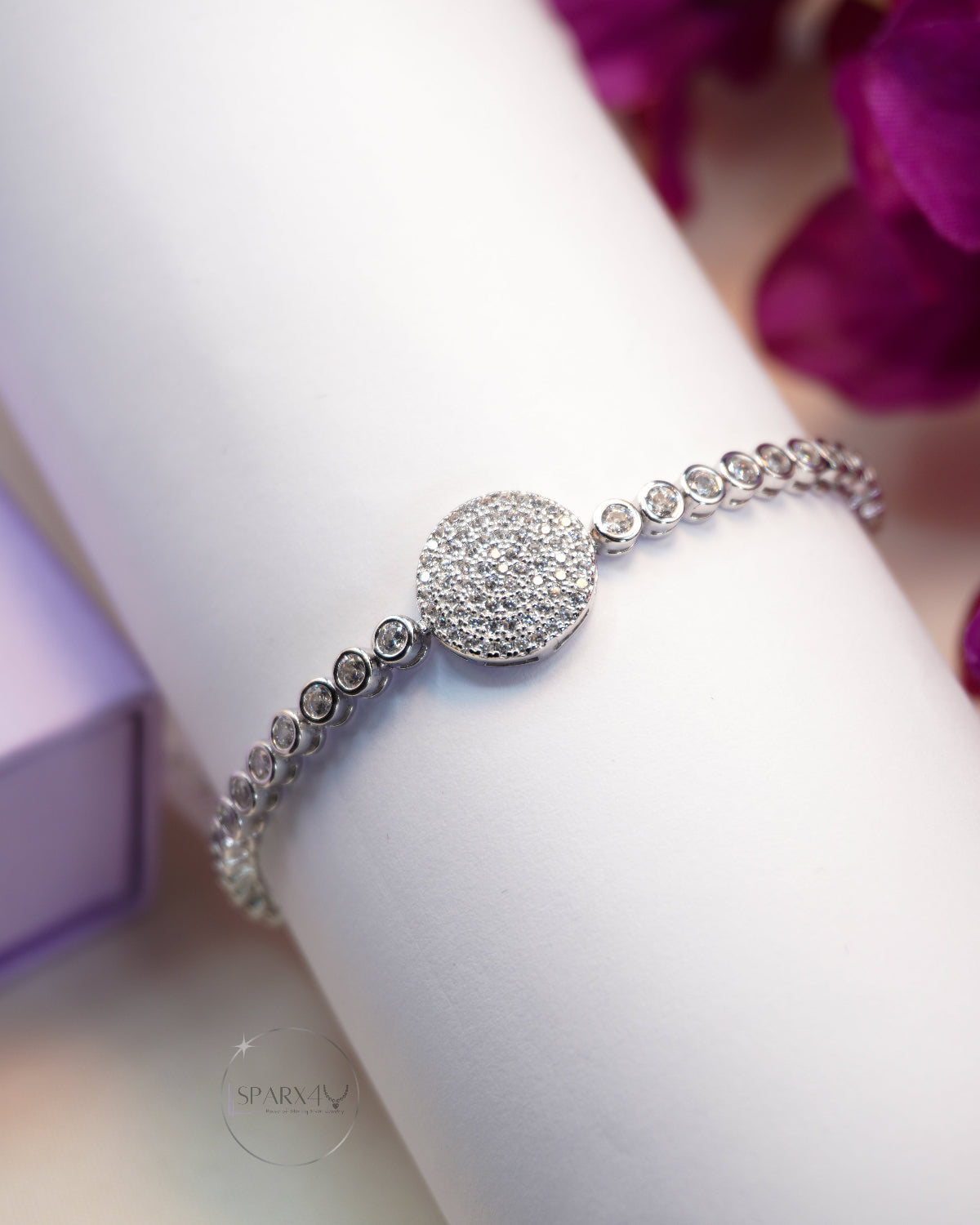 TWINKLING TREASURE CIRCLE BRACELET