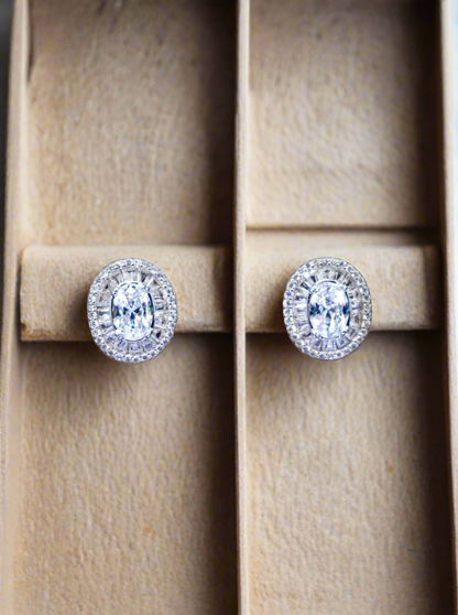 OVAL CROWN STUD